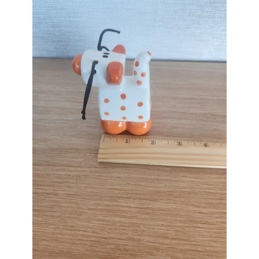Whimsical 2Kewt Ceramic‎ Orange Polka Dot Cat Figurine Rope Whiskers Decorative